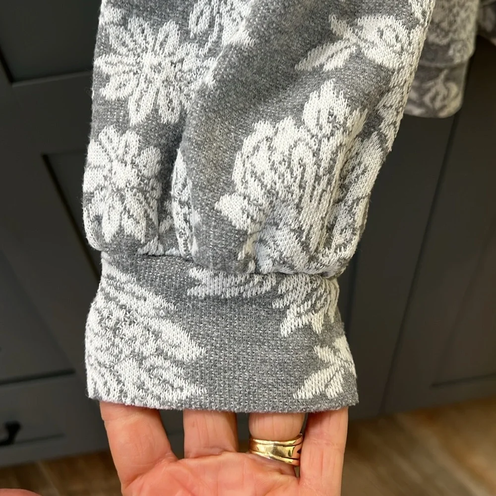 {Ellen Tracy}Sz XL Gray/White Floral Lightweight Sweatshirt - Picture 3 of 7